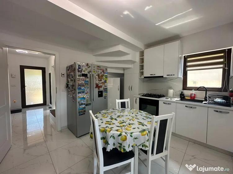 Case moderne in Halchiu lini?te, intimitate ?i acces rapid catre BV! - 2