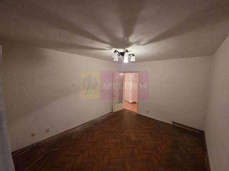 Apartament cu 3 camere de vanzare in Campina - Zona Liceul Energetic - 8