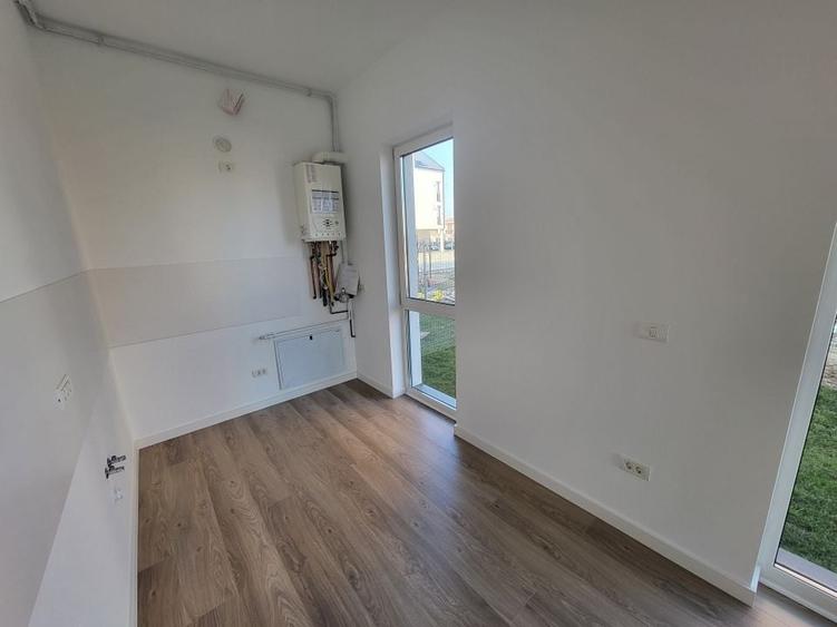 COMISION%. BLOC NOU in ORAS. Gradina proprie. Spatios - 5