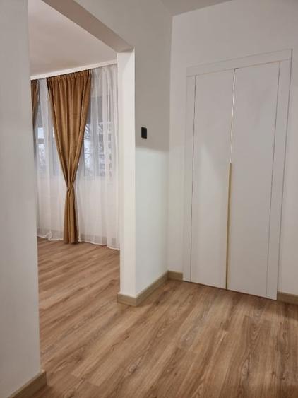 Propietar Vand Apartament  2  Camere Ion Mihalache nr 158 Metrou stația 1Mai - 7