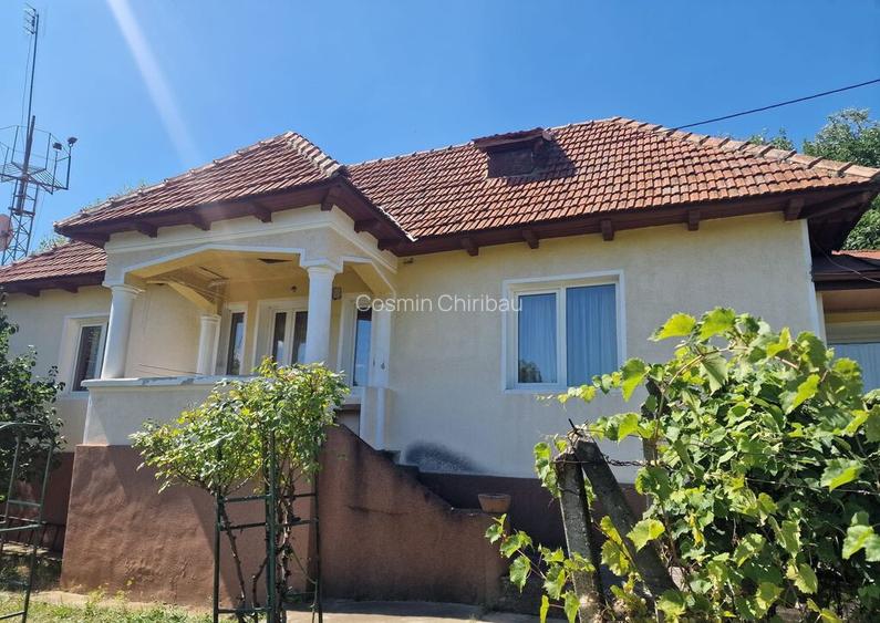 Casa in mediu rural cu teren Casa in mediu rural cu teren