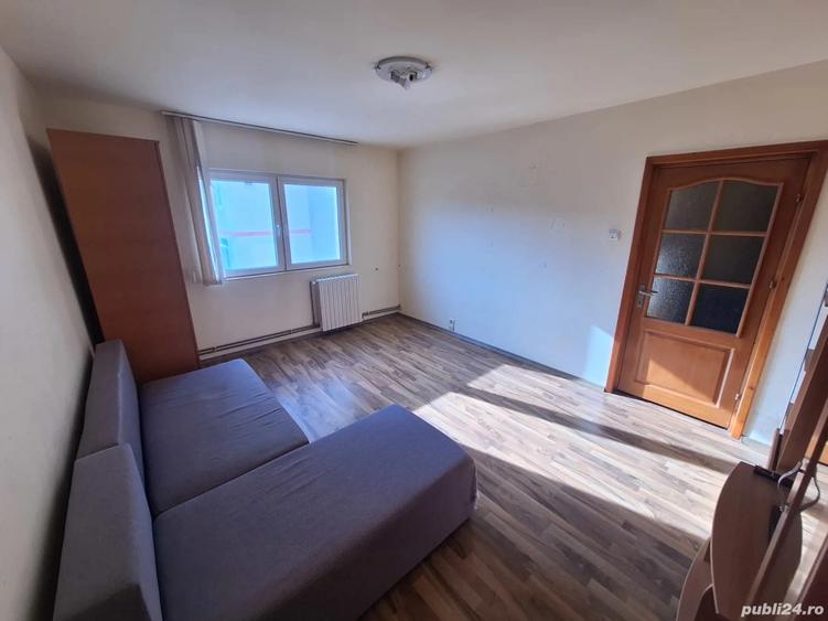 VAND SCHIMB APARTAMENT - INEL 2 ETAJ 2 3 Camere Decomandate cu 2 Baii - Balcon - Centrala Propri - 3