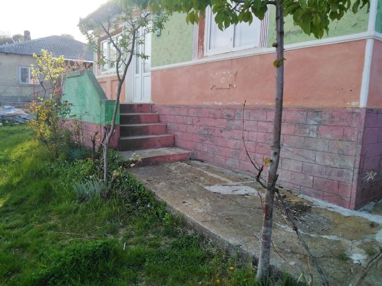 Casă cu 4 camere în Deleni