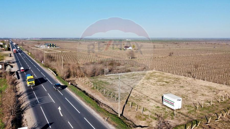 Teren 2222mp Urechesti la DN E85 - 2