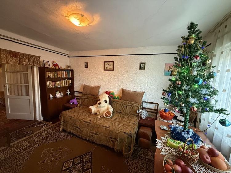 Casa demolabila  și teren 800mp cu toate utilitățile deschidere 26,5mp - 8