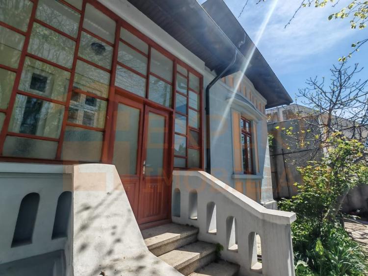 Casă de vânzare situată în Tomis II - 13
