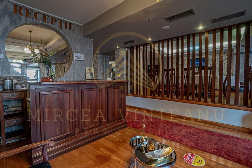 Hotel 3 Stele de Vânzare la  Delfinariu, aproape de Mamaia - 11