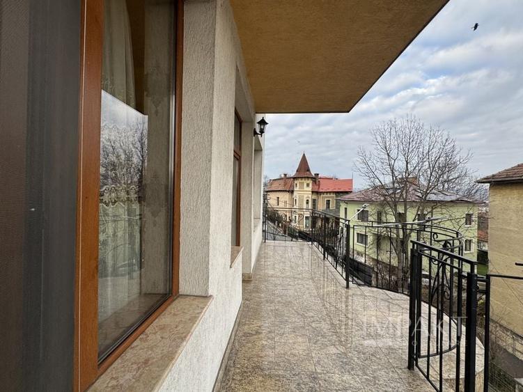 apartament 3 camere 100 mp pe 2 etaje zona Horea central, de închiriat - 17