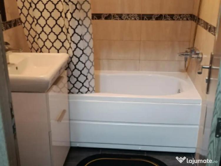 Garsoniera situata in zona FAR - 10