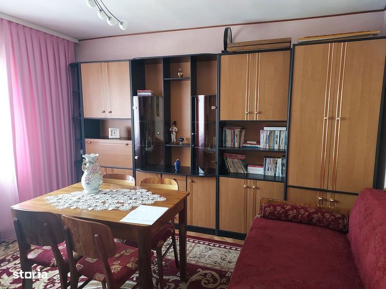 Zona Catedrala - apartament cu 2 camere decomandate, etaj 2, boxa mare - 3