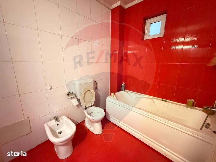 De vanzare Casa spatioasa cu teren 1.000 mp Beverly Hills, Sanmartin - 12