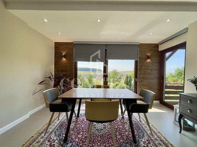 Casă cochetă cu teren generos și panoramă Chinteni - 2