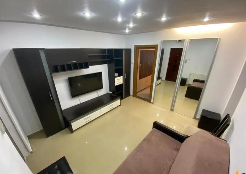 Decomandat, loc parcare,pivnita, zona Grivitei, Brasov. - 9