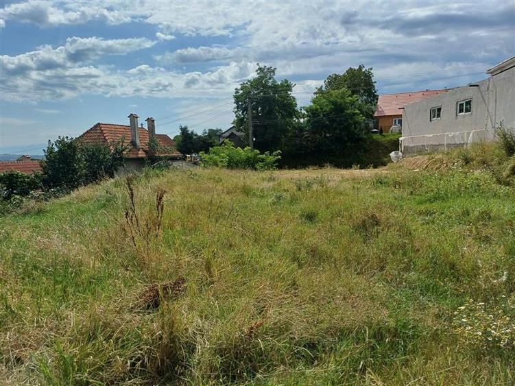 Teren cu vedere panoramica catre oras in Saliste - 5