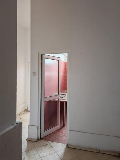 Hala vanzare Calea Republicii - 11