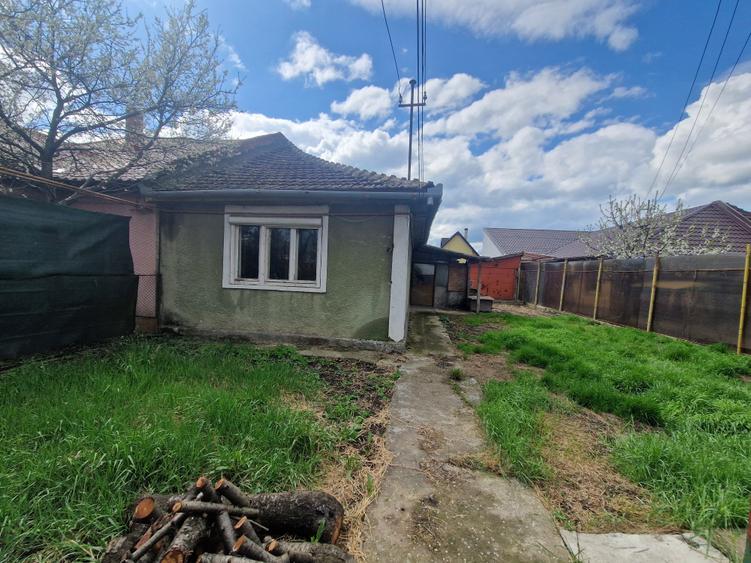 in frumoasa zona RONAT-la vanzare teren cu casa pentru renovare sau demolare - 3