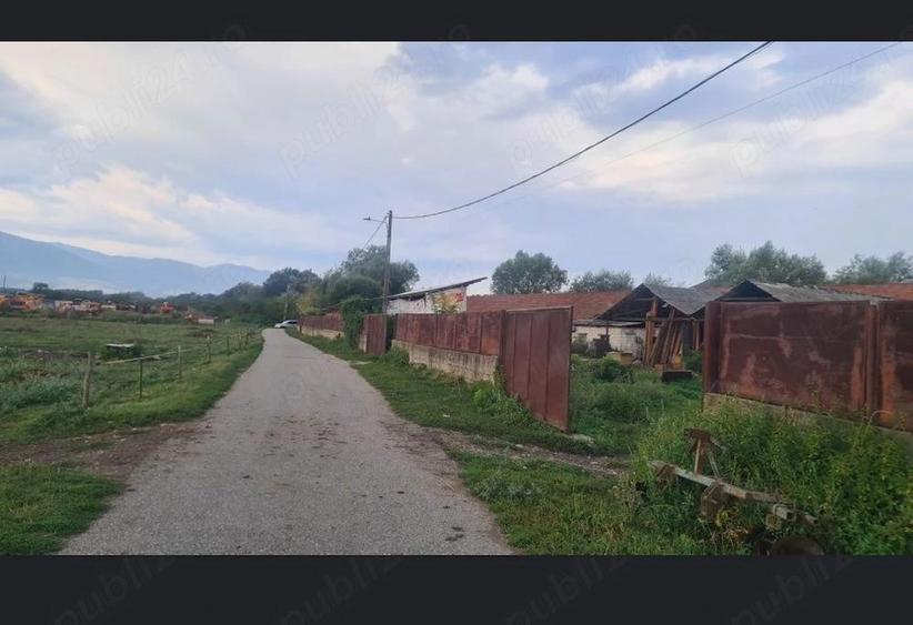 Spațiu comercial, de 1,000 mp, în Central