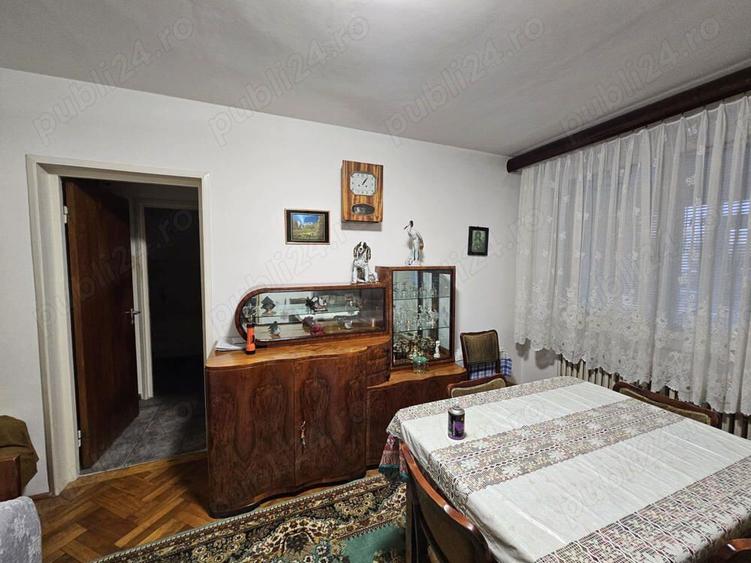 Vand sau inchiriez apartament 2 camere semidecomandat 4 4 Tomis 2, Cri?anei 65A - 9