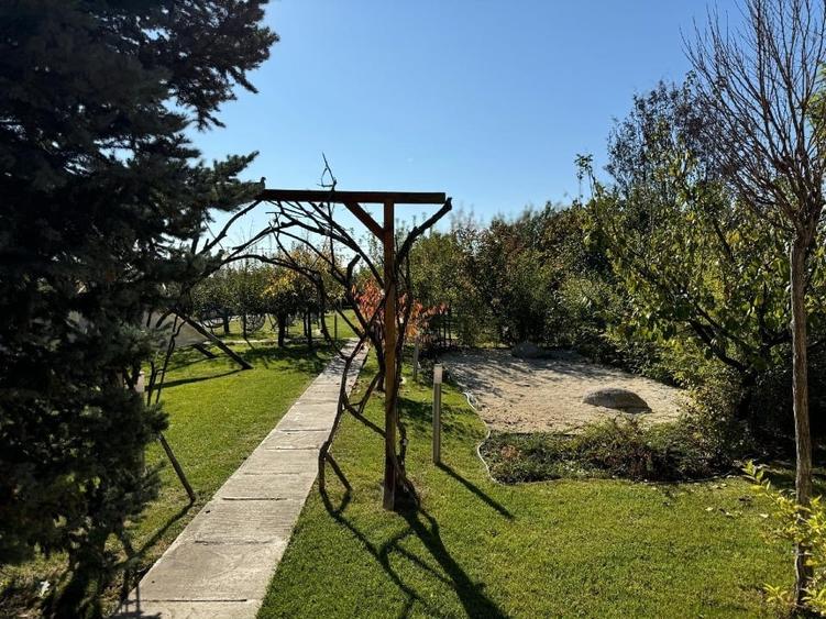 Vilă premium cu grădină spectaculoasă și casă de oaspeți - 12