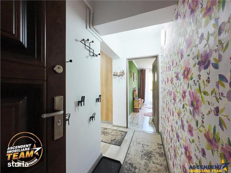 Apartament cu 3 camere decomandat, mobilat în Simeria