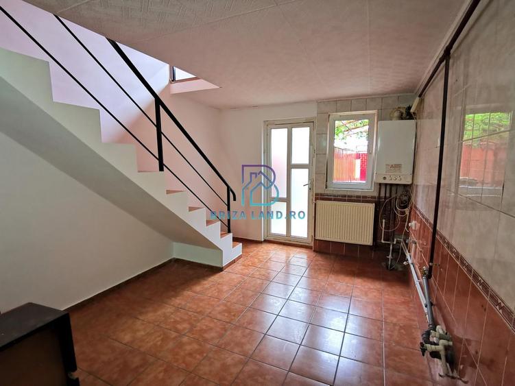 soseaua  Chitilei, Crusovat, casa P+Pod, sup. 238mp, 9 camere - 3 apartamente - 23