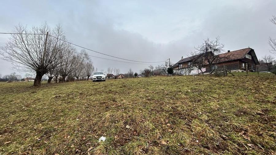 Teren Moieciu cu vedere catre Paitra Craiului - 4