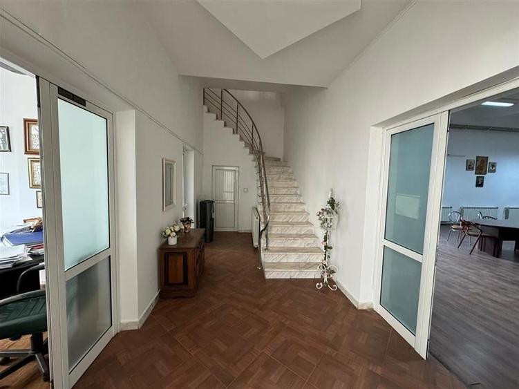 Spatiu comercial / birouri de inchiriat in zona Centrala - Focsani - 4