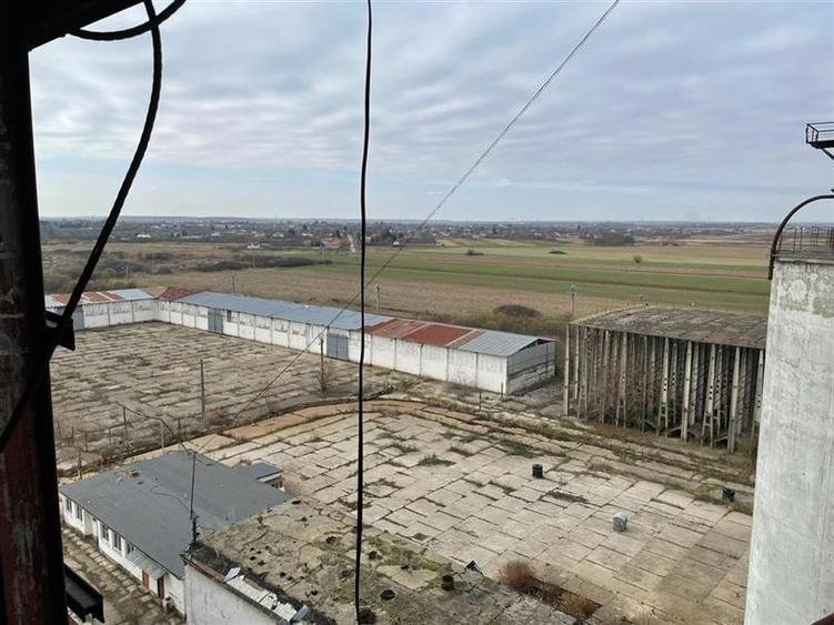 Oportunitate in Peris- teren, spatii industriale, silozuri 18000 tone- inchirier - 1