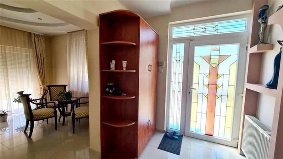 Vila individuala, piscina incalzita , garaj, sauna, zona Fratelia. - 10