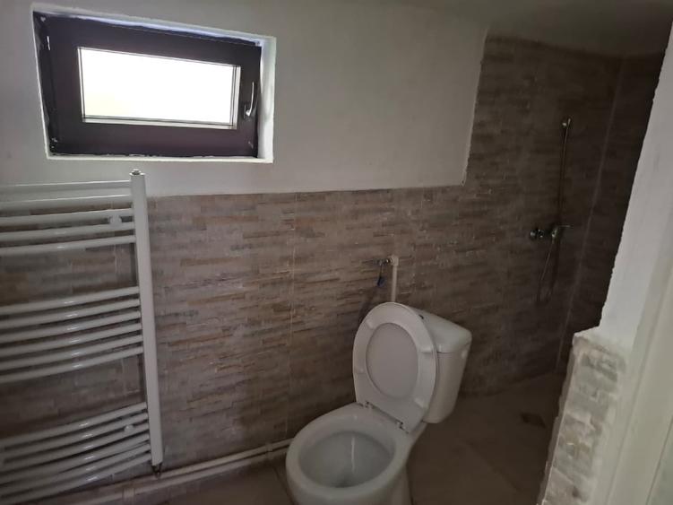 Casă individuală cu 5 camere cu Canalizare în Calea Dumbrăvii