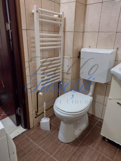 Apartament cu 2 camere semidecomandat, mobilat în Gruia