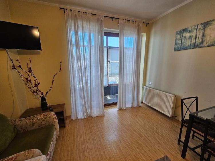 Apartament cu 3 camere decomandat în Găvana Platou