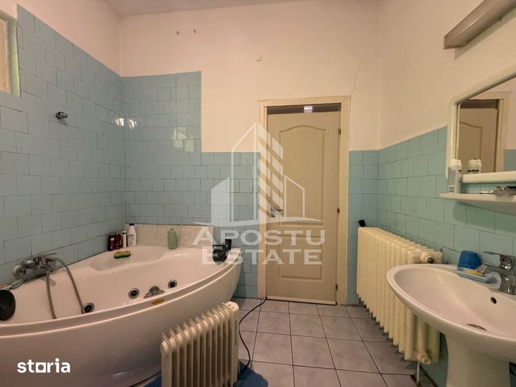Casă cu 8 camere cu Teren 1126 Mp în Iosefin
