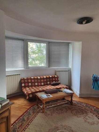 Apartament cu 3 camere decomandat, mobilat în Dorobanților