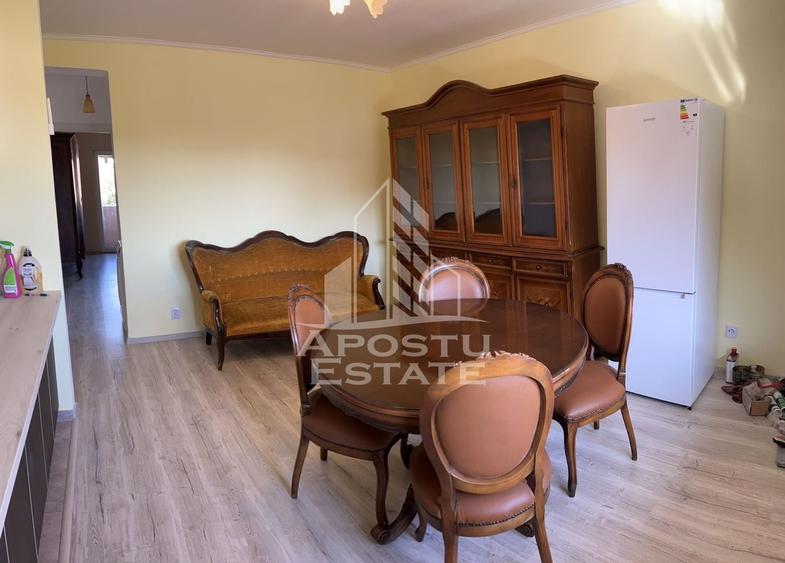 Apartament cu 3 camere semidecomandat în Steaua