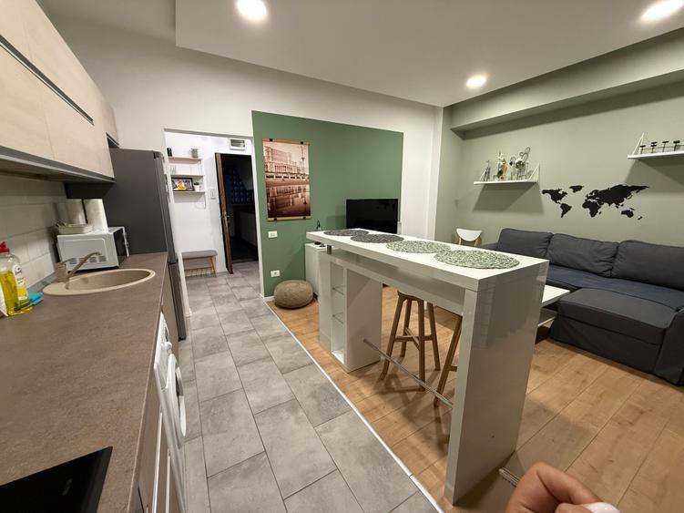 CALEA VICTORIEI, 2 camere deosebit, etaj 5, 50 mp, centrala bloc, cochet - 20