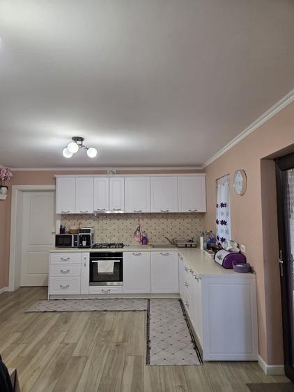 Casă cu 4 camere cu Teren 800 Mp în Strejnicu