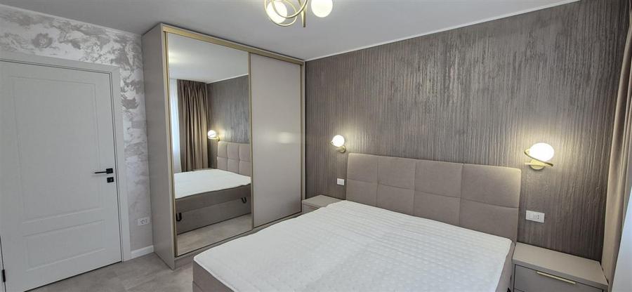 Apartament cu 3 camere semidecomandat, mobilat în Hipodrom 4