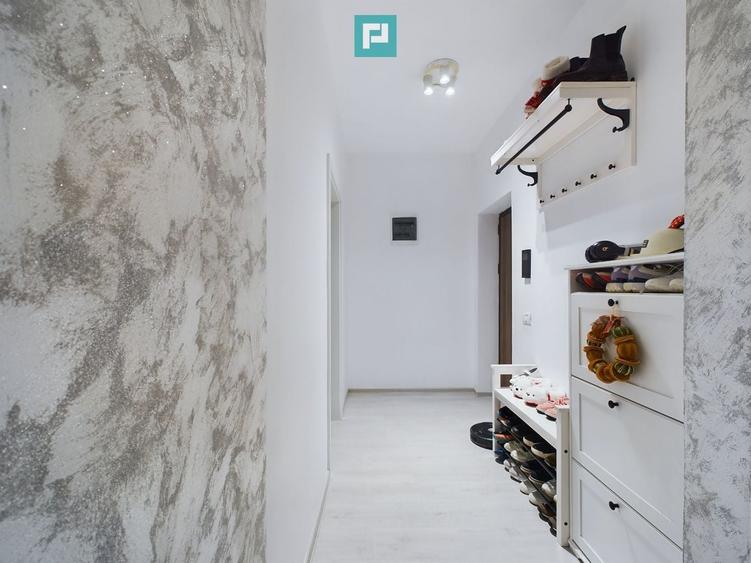 Apartament cu 3 camere semidecomandat, mobilat în Dumbrăvița