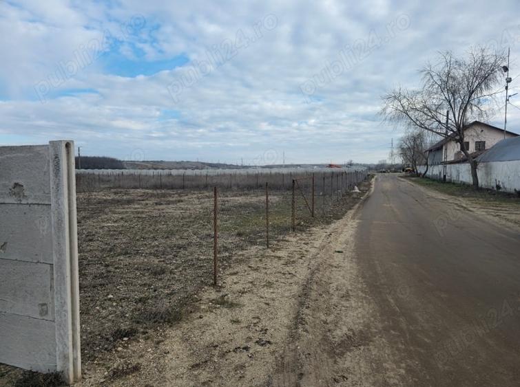 Teren de 700 mp, în Nanov