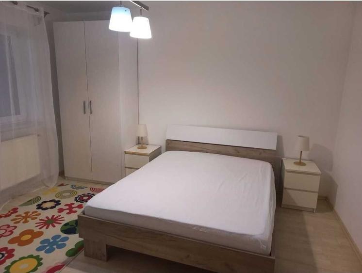 Apartament cu 2 camere semidecomandat în Craiovei