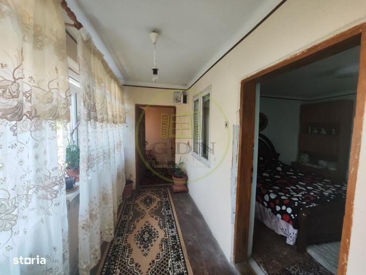 Casă cu 4 camere în Podari
