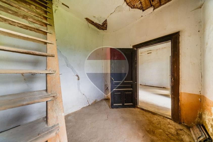 Casă individuală cu 4 camere cu Teren 5000 Mp în Cărand