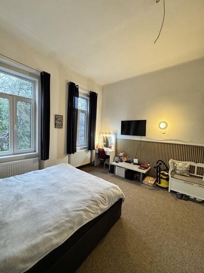 Apartament cu 4 camere semidecomandat în Central