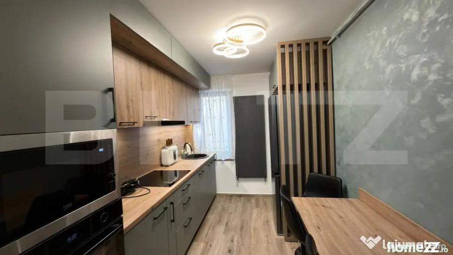Apartament cu 4 camere decomandat în Central