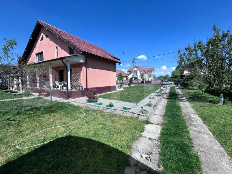 Casă individuală cu 5 camere cu Canalizare în Primăverii