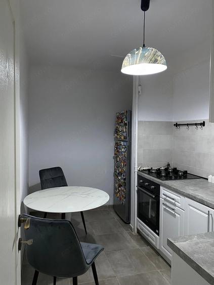 Apartament cu 2 camere decomandat în Eroii Revoluției
