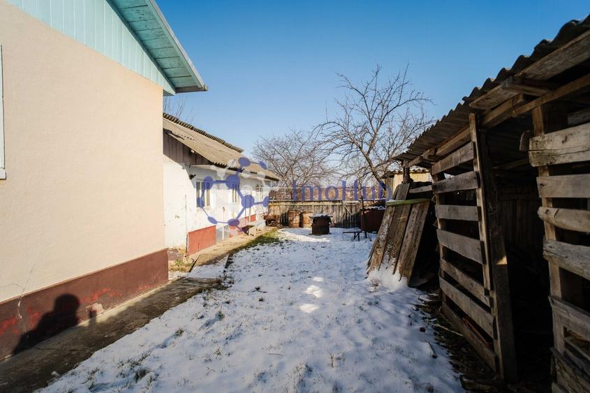 Casă individuală cu 6 camere cu Teren 2223 Mp în Voinești