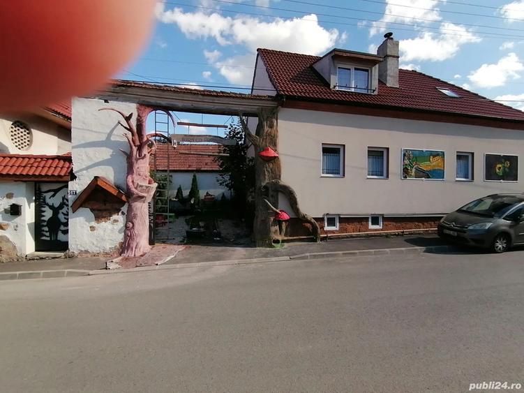 Casa De Vanzare cu parter, mansarda, beci boltit tip crama ?i ?ura amenajata foarte spa?ioasa - 1