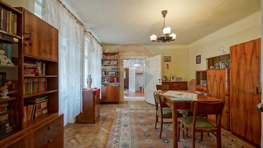 Apartament cu potential deosebit, pe str. Republicii - Centrul Istoric - 1